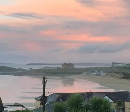 Fistral Hideaway Apartment *